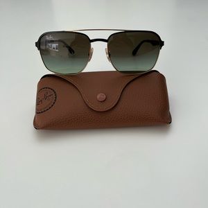 New caravan Ray Ban sunglasses